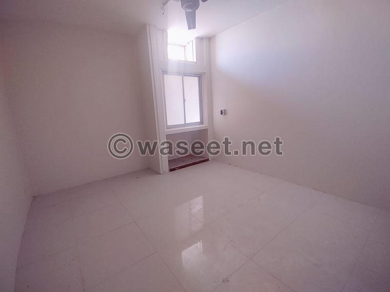 6 bedroom house for rent in Isa Town  5