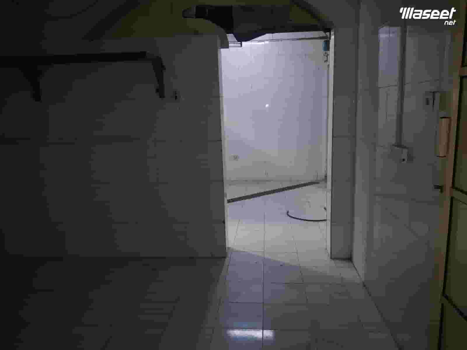 مطعم للإيجار بمنطقة بواكوارة