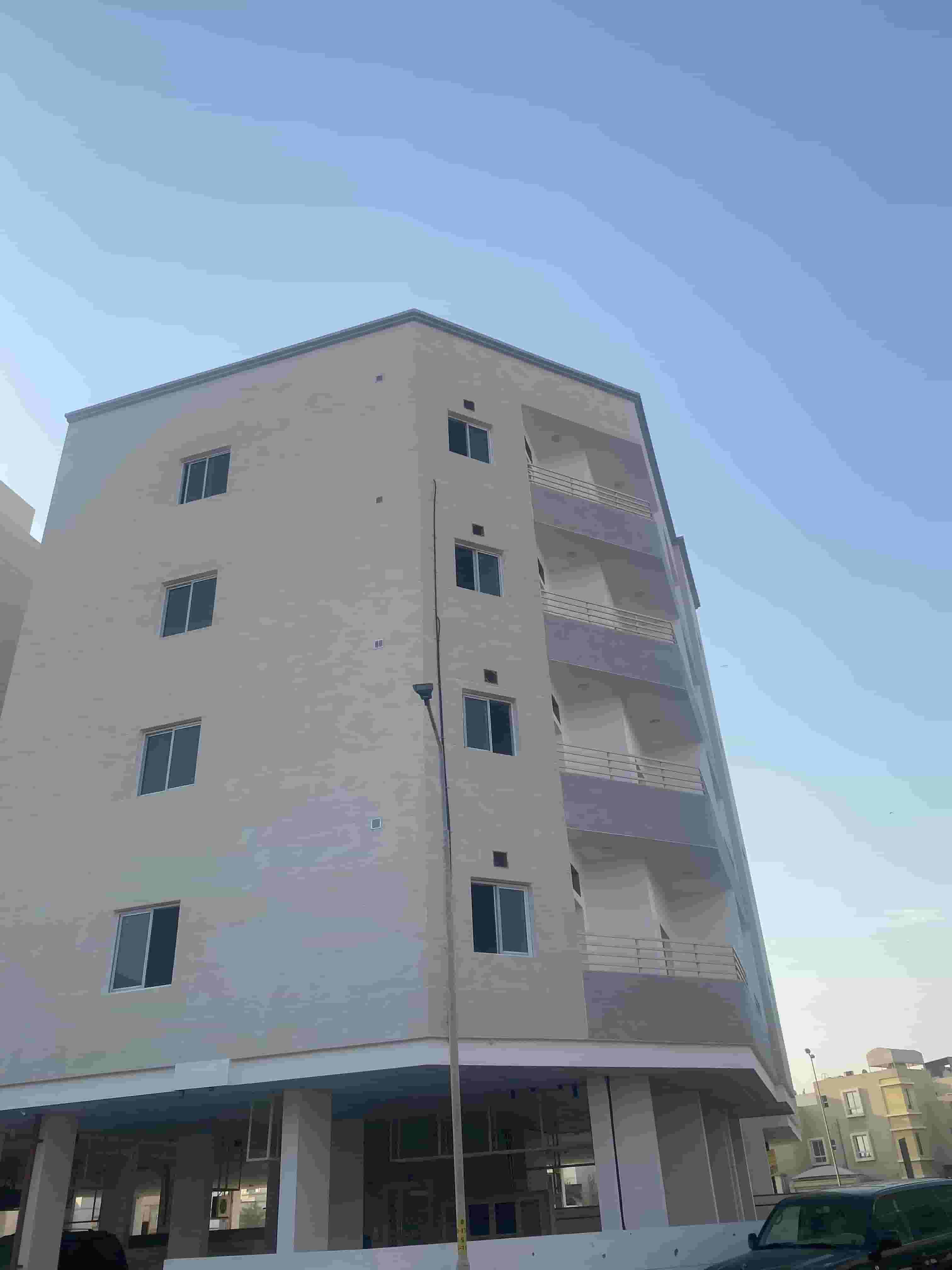 شقة للبيع في مدينة حمد 250 متر