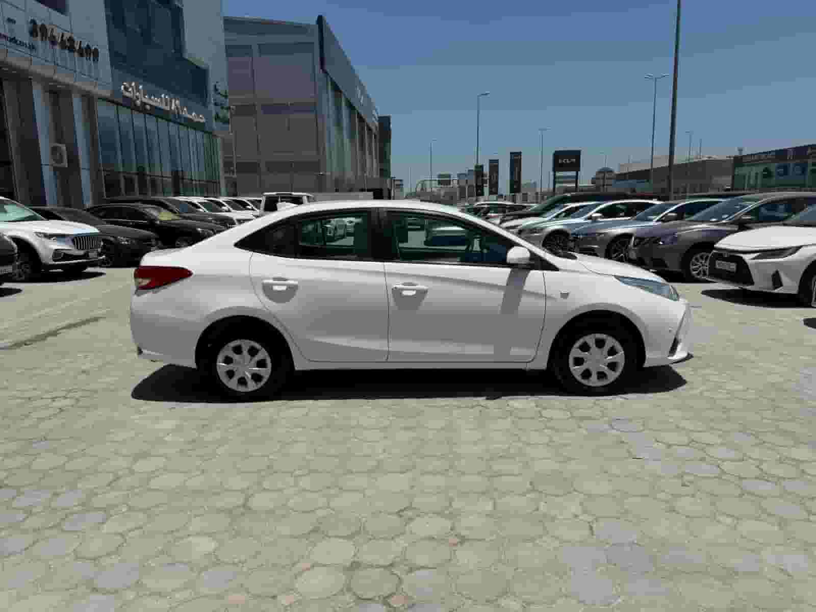 TOYOTA YARIS 2022  