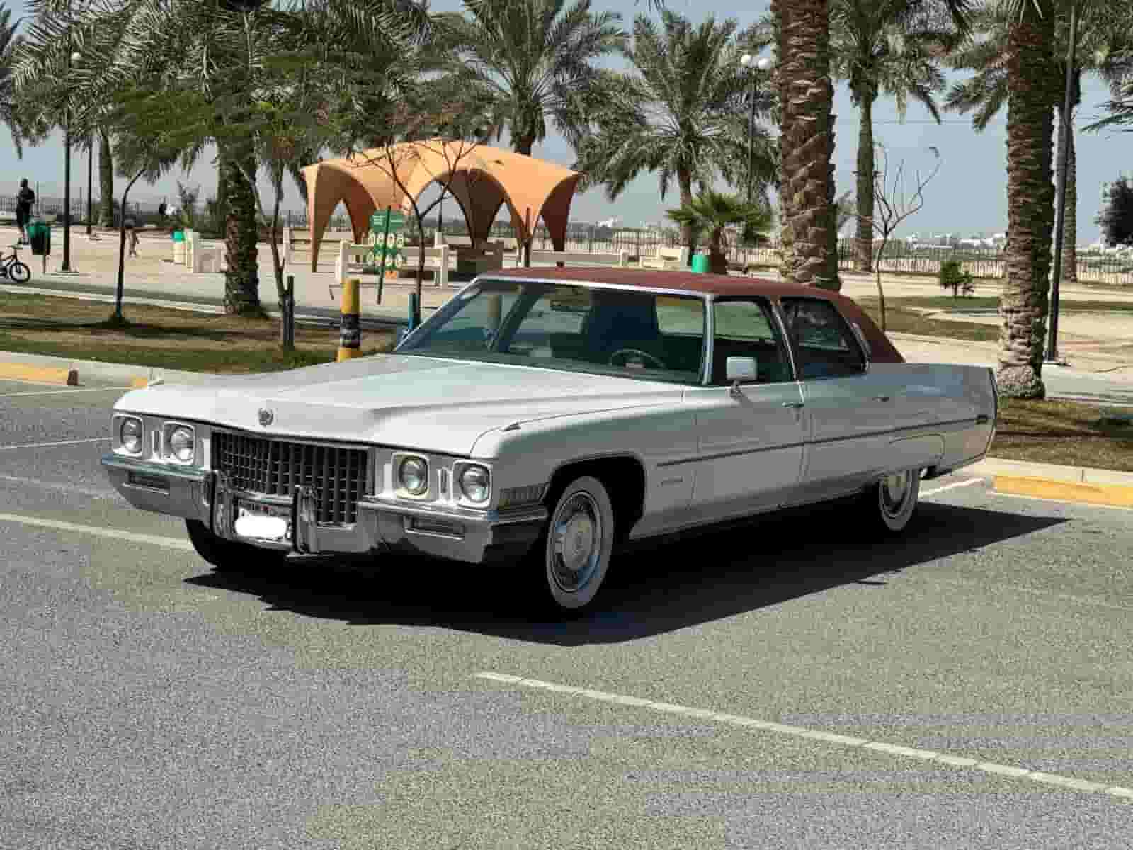 كاديلاك فليتوود 1971 (أبيض)