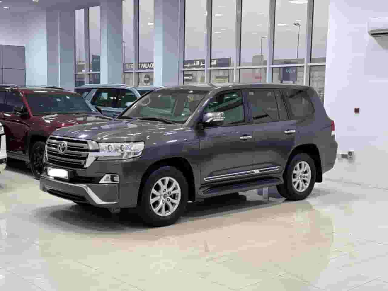 تويوتا لاند كروزر GX-R 2018 (رمادي)