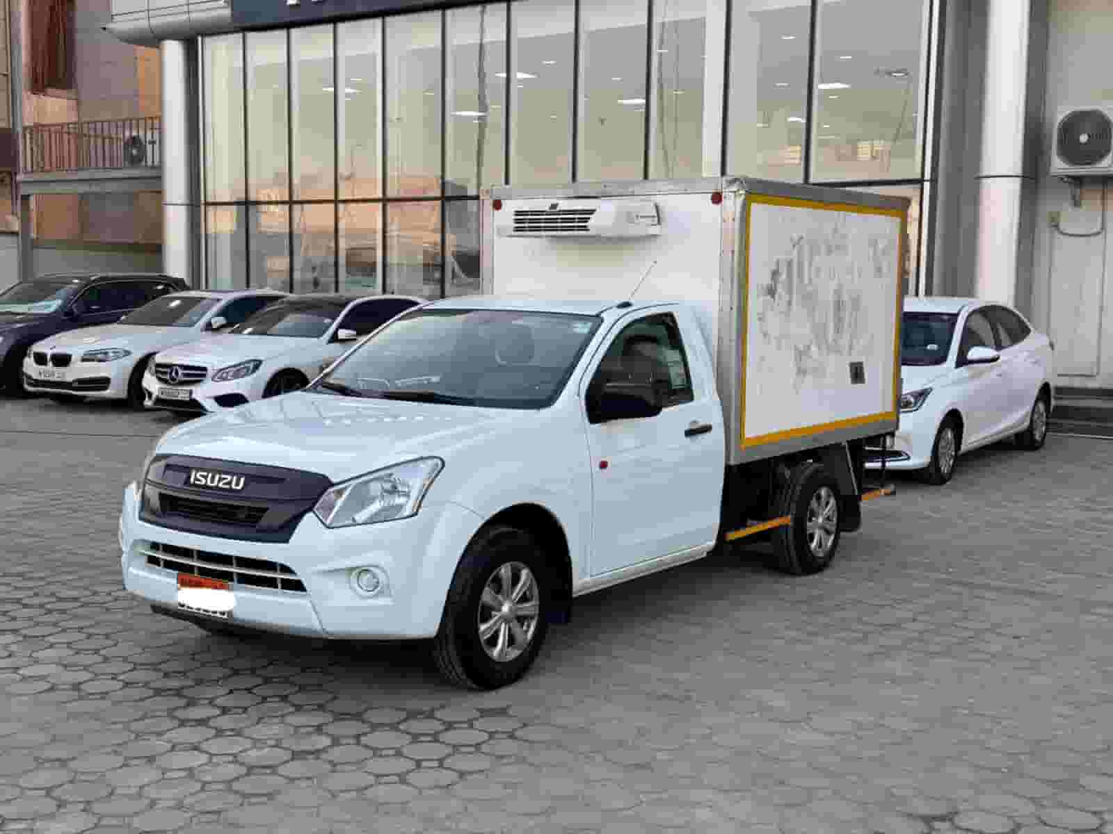 Isuzu D-Max 2021 (White)