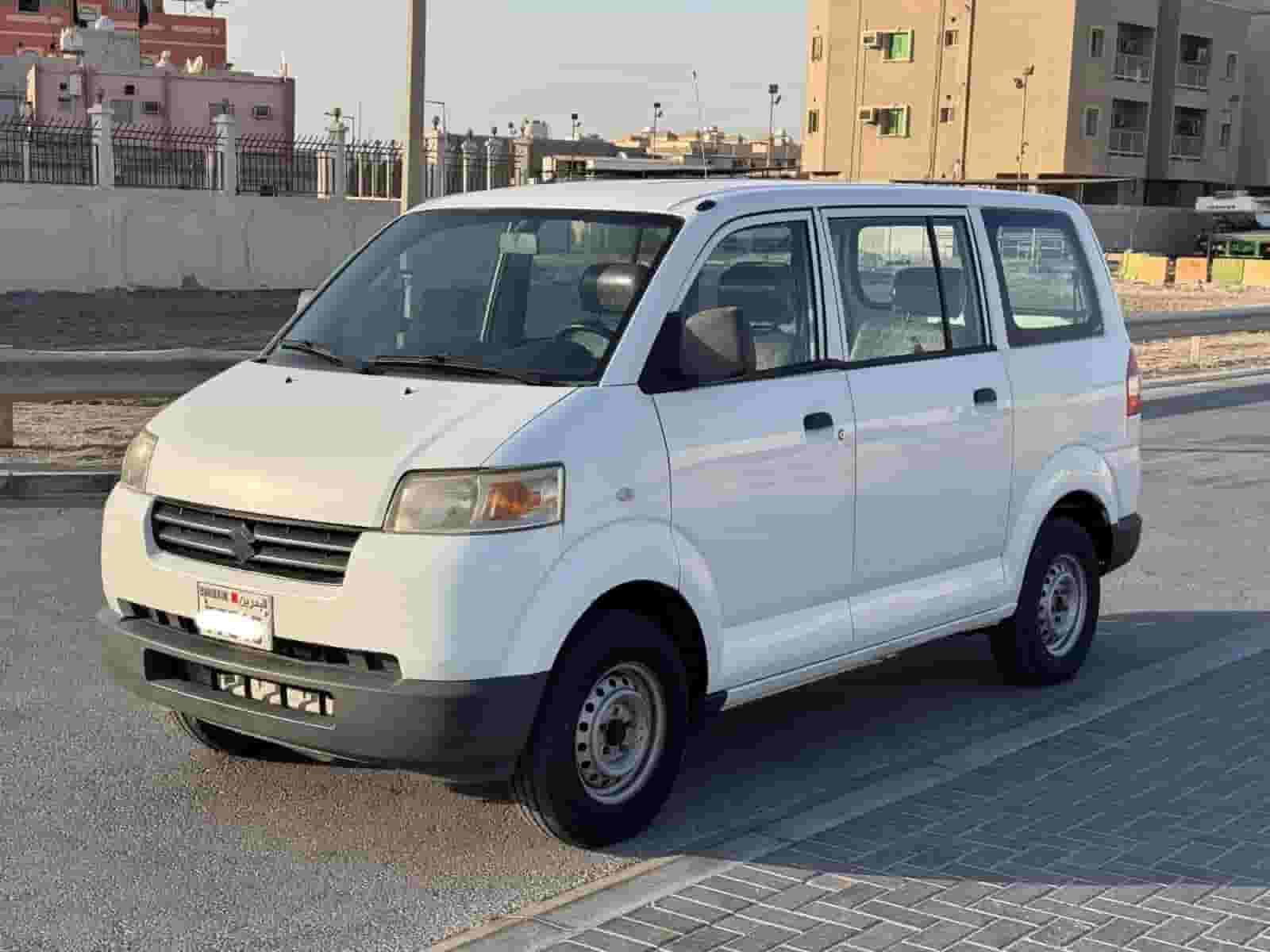 Suzuki APV 2013 (White)
