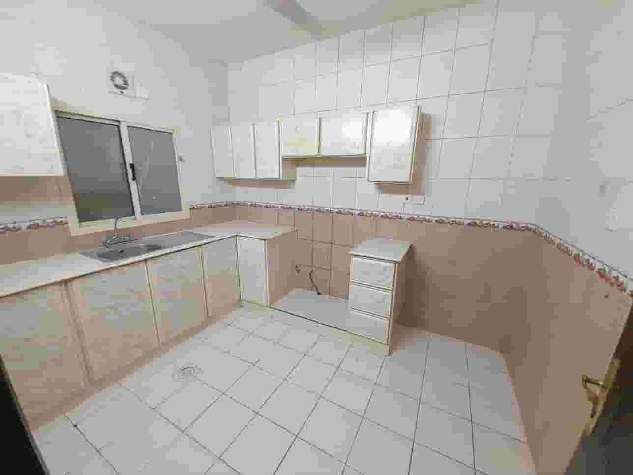 للايجار شقه في الحد 120م