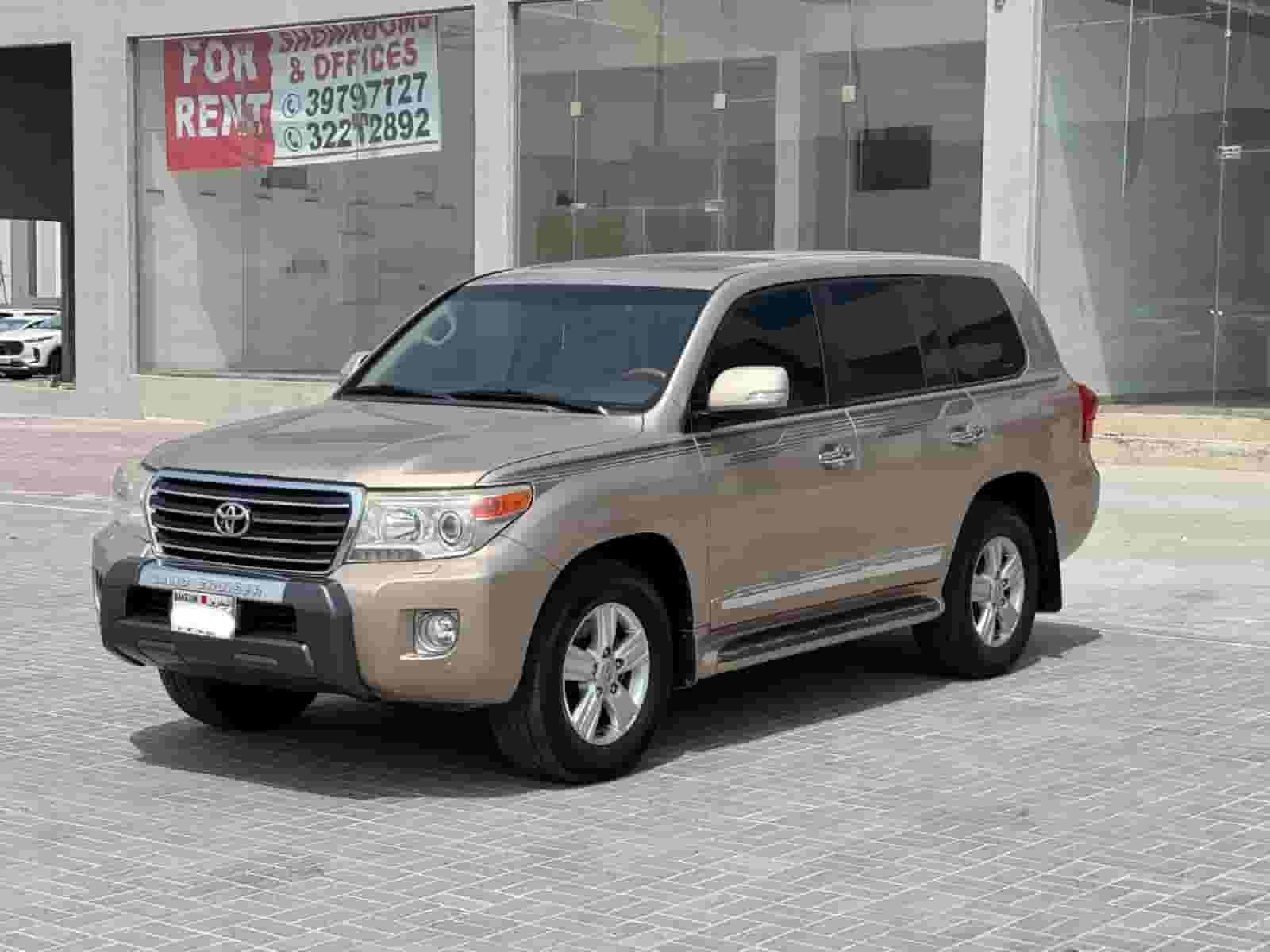 تويوتا لاند كروزر GX-R 2012 