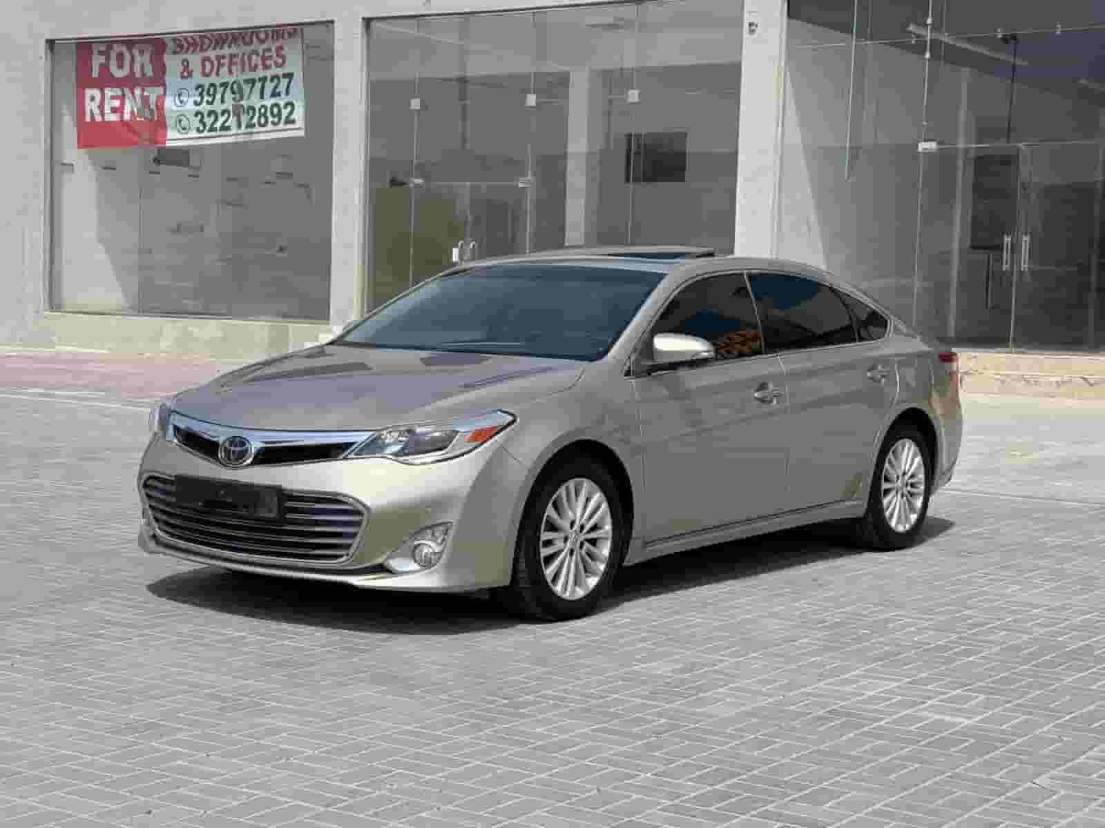 تويوتا أفالون LTD 2015 