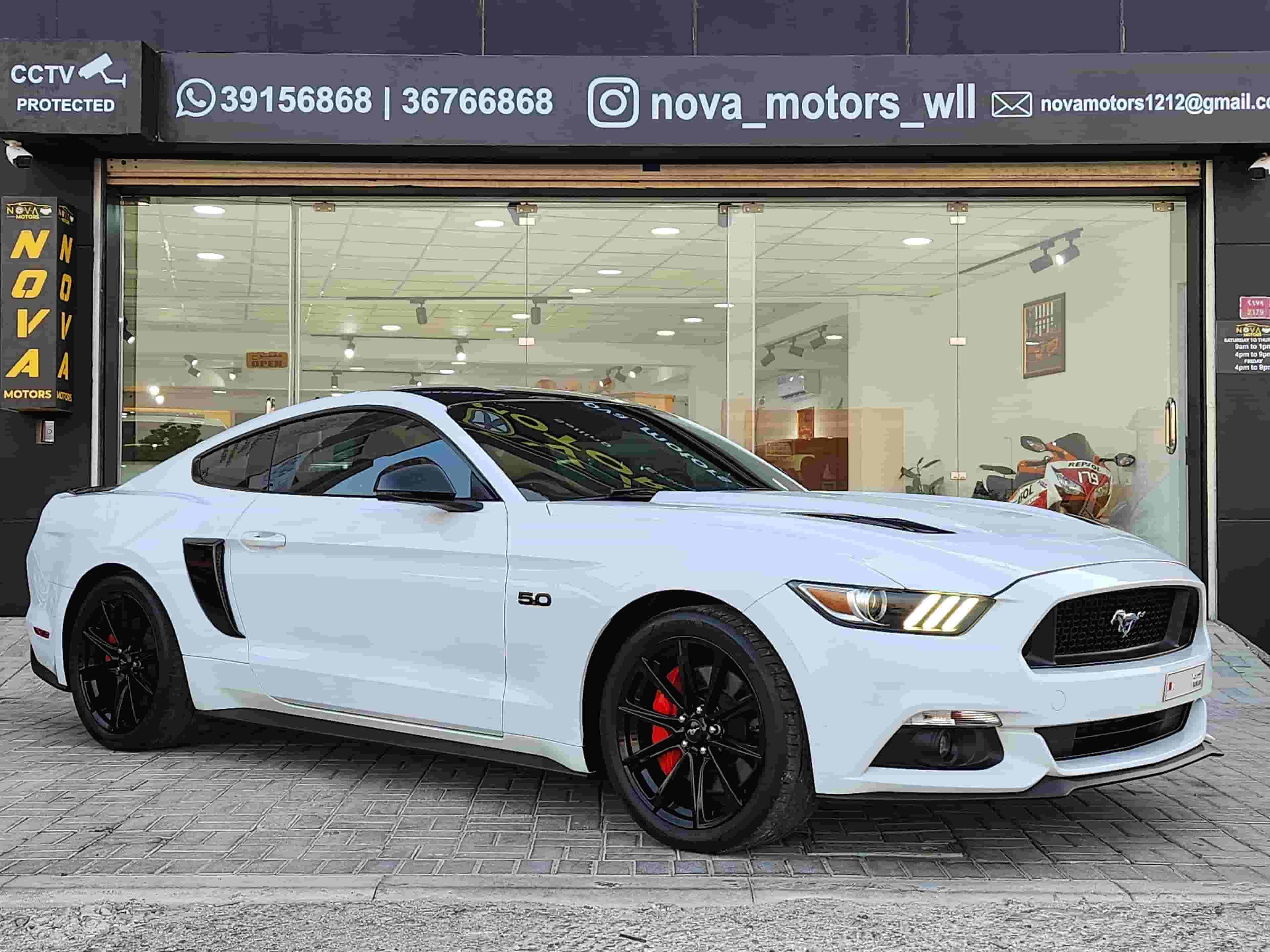 Ford Mustang model 2017 