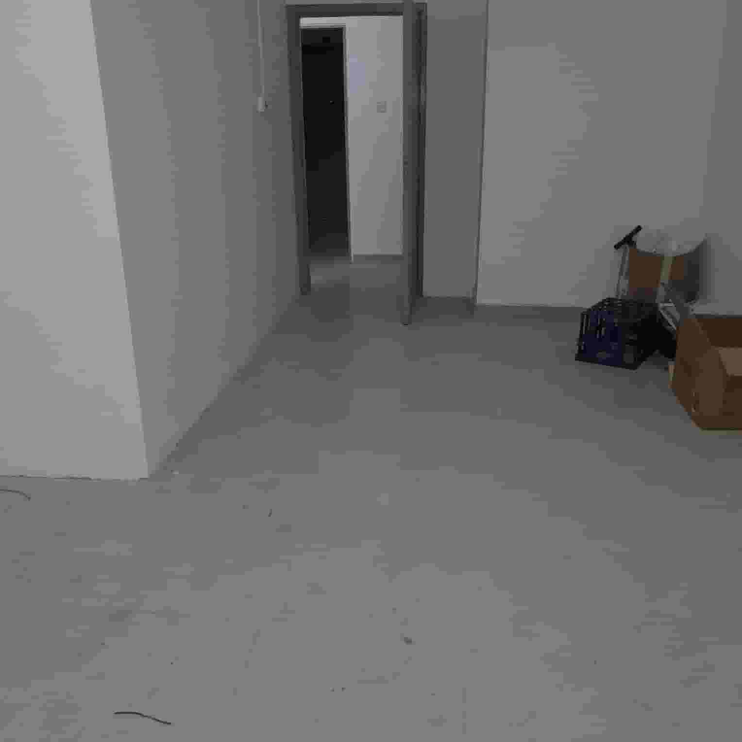 استوديو للايجار مزودة بالكهرباء في الحورة