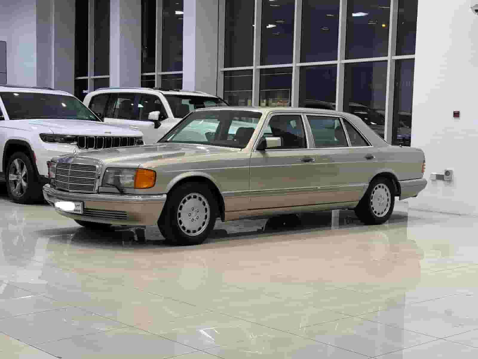 مرسيدس بنز 300 SEL 1986 