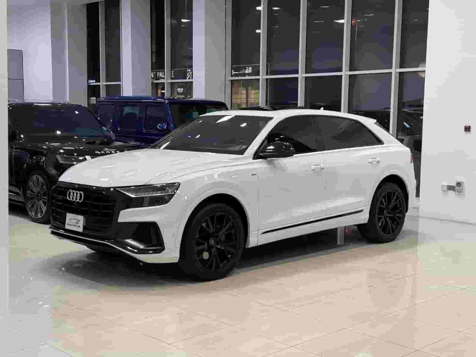 Audi Q8 S-line 2021 (White)