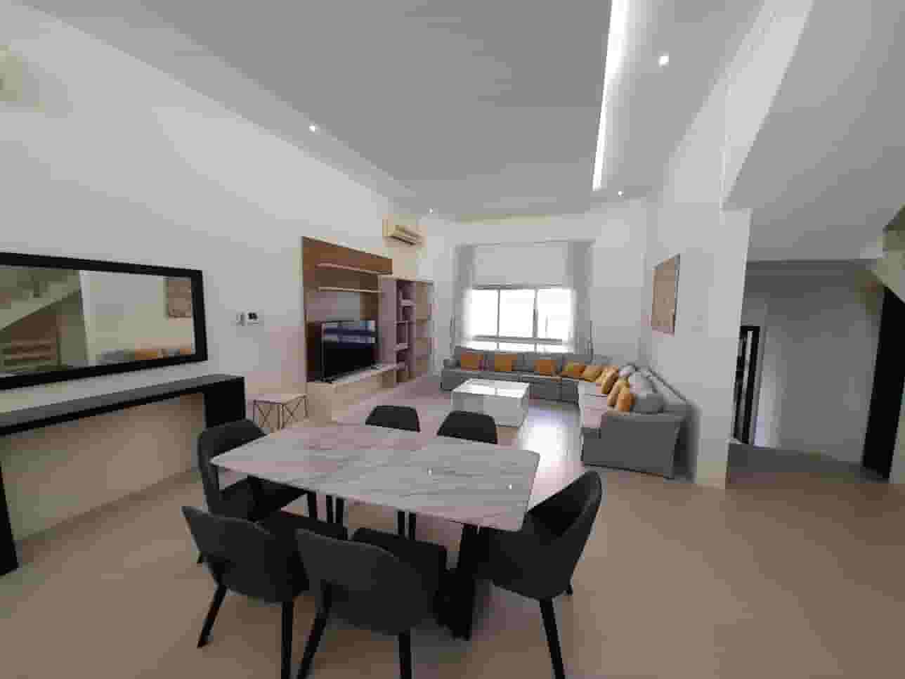 For rent a villa in Arad