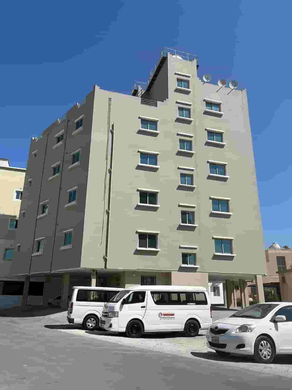 One check building for rent in Mahooz  