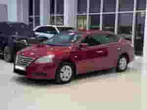 Nissan Sentra 2016 (Red)