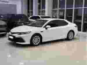 Toyota Camry LE 2023 (White)