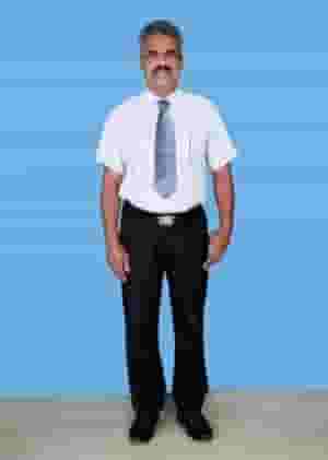 مدير يبحث عن وظيفة في البحرين..