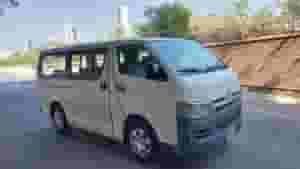 باص تويوتا هاي إيس 15 راكب بحالة جيدة جدًا