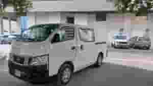 حافلة نيسان روفان نصف شاحنة 2015