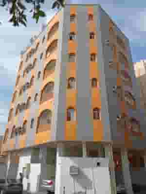 بناية للبيع بمنطقة الحورة