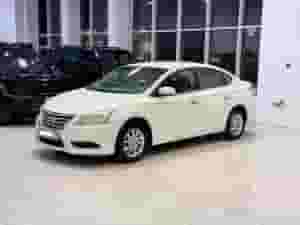 Nissan Sentra 2016 (White)