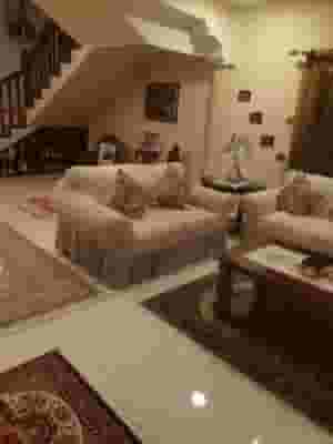 للبيع فيلا سكنيه في منطقه الزنج قريب من المستشفي الكندي 