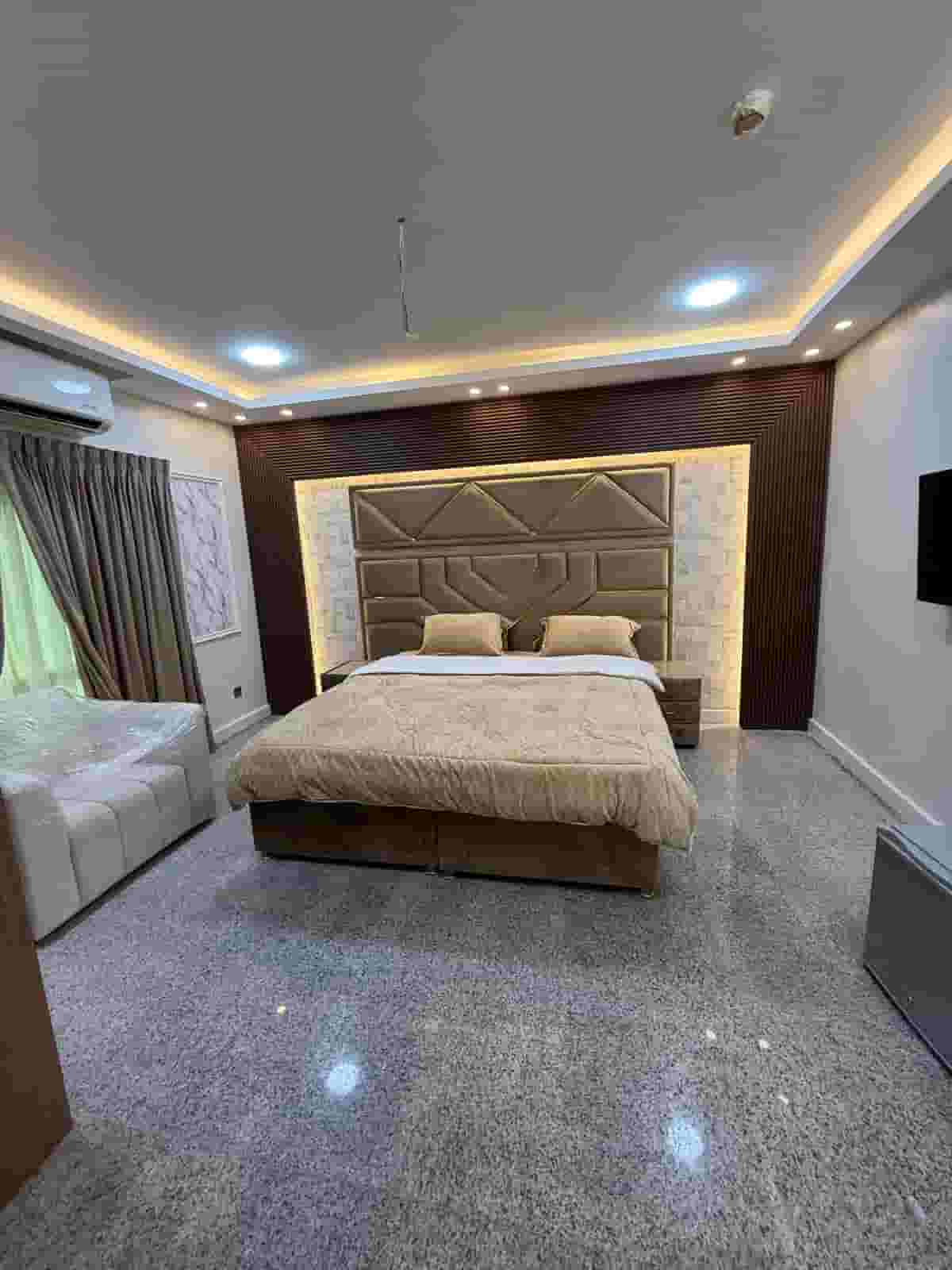 #للايجار استوديوهات فندقيه مفروشه بالكامل في منطقه السيف بجوار محطه البترول