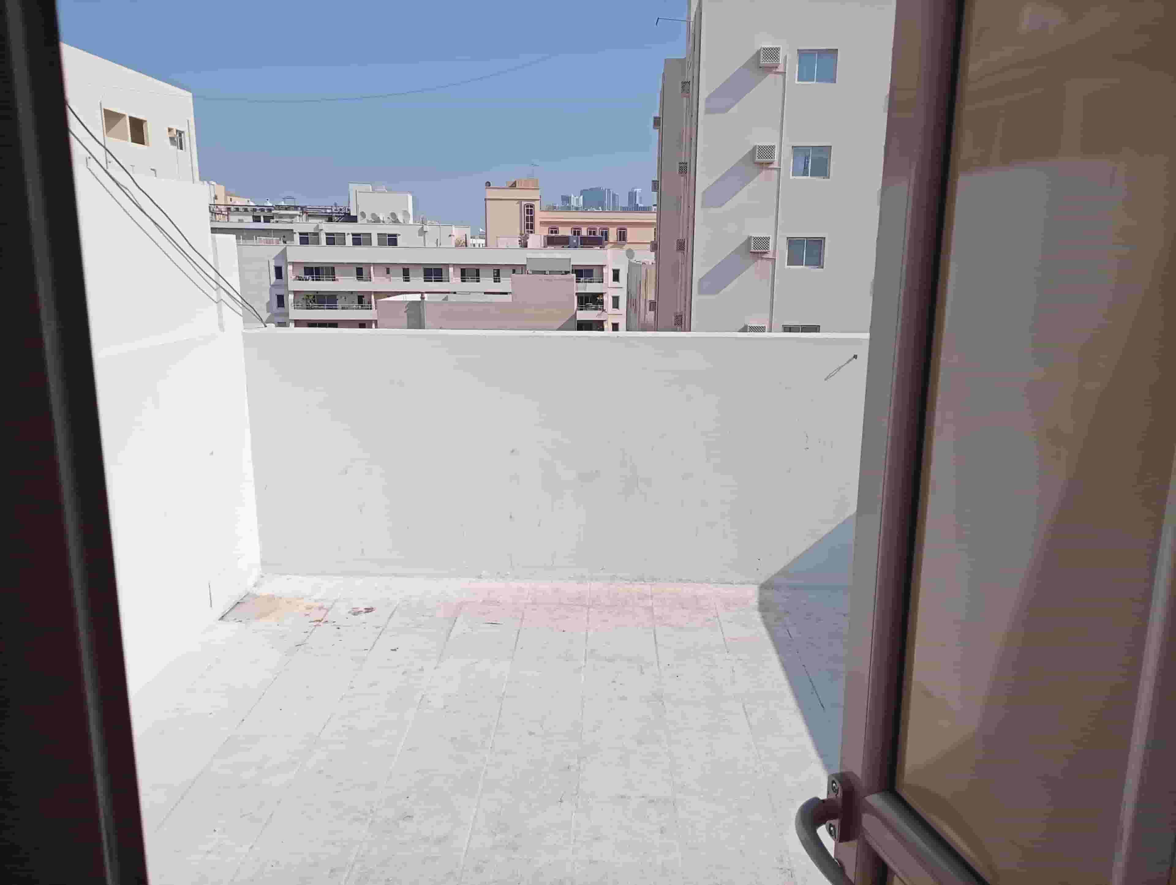 ستوديو للايجار بالعدلية شامل الكهرباء