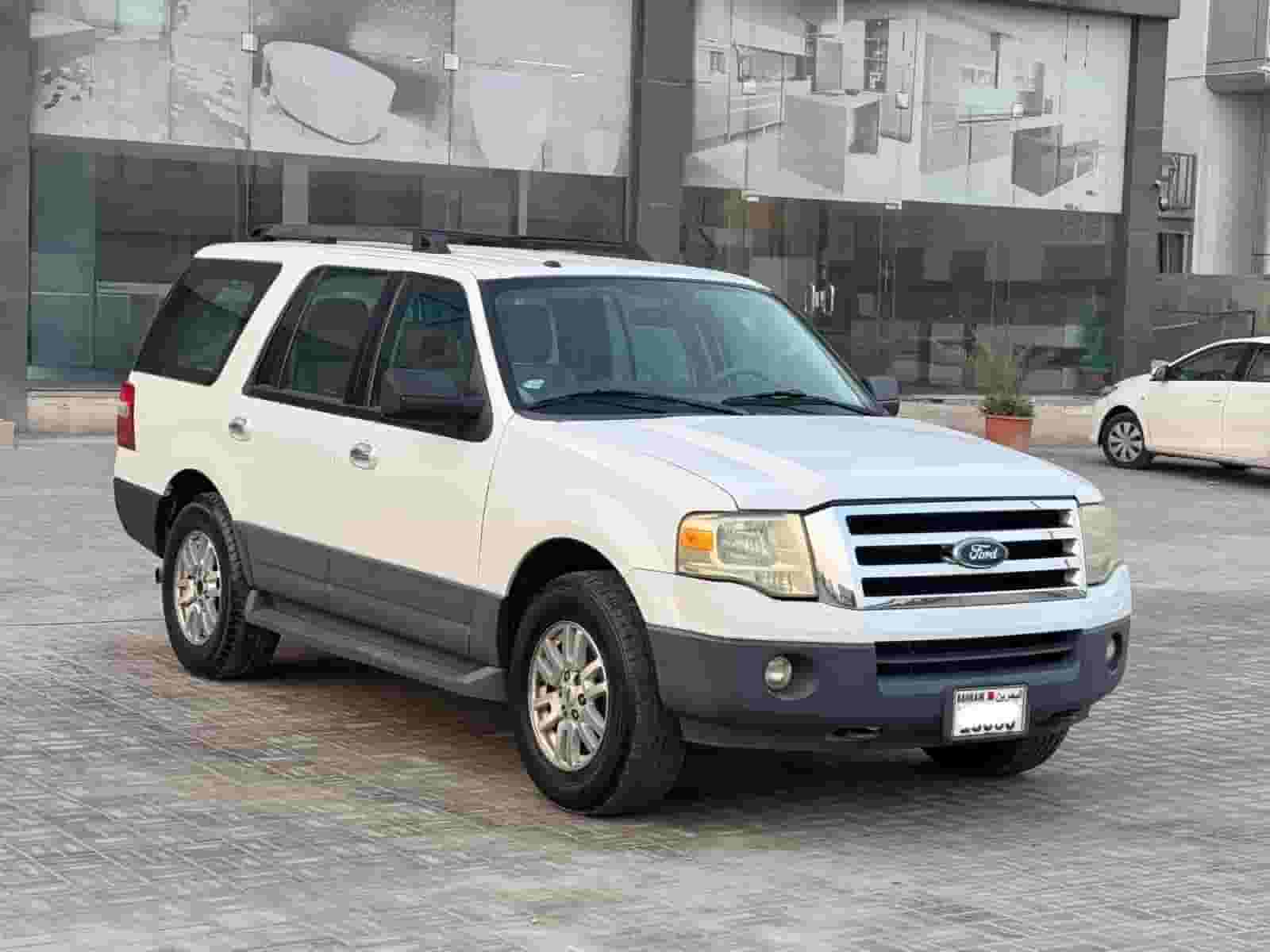 Ford Expedition 2013 (White)