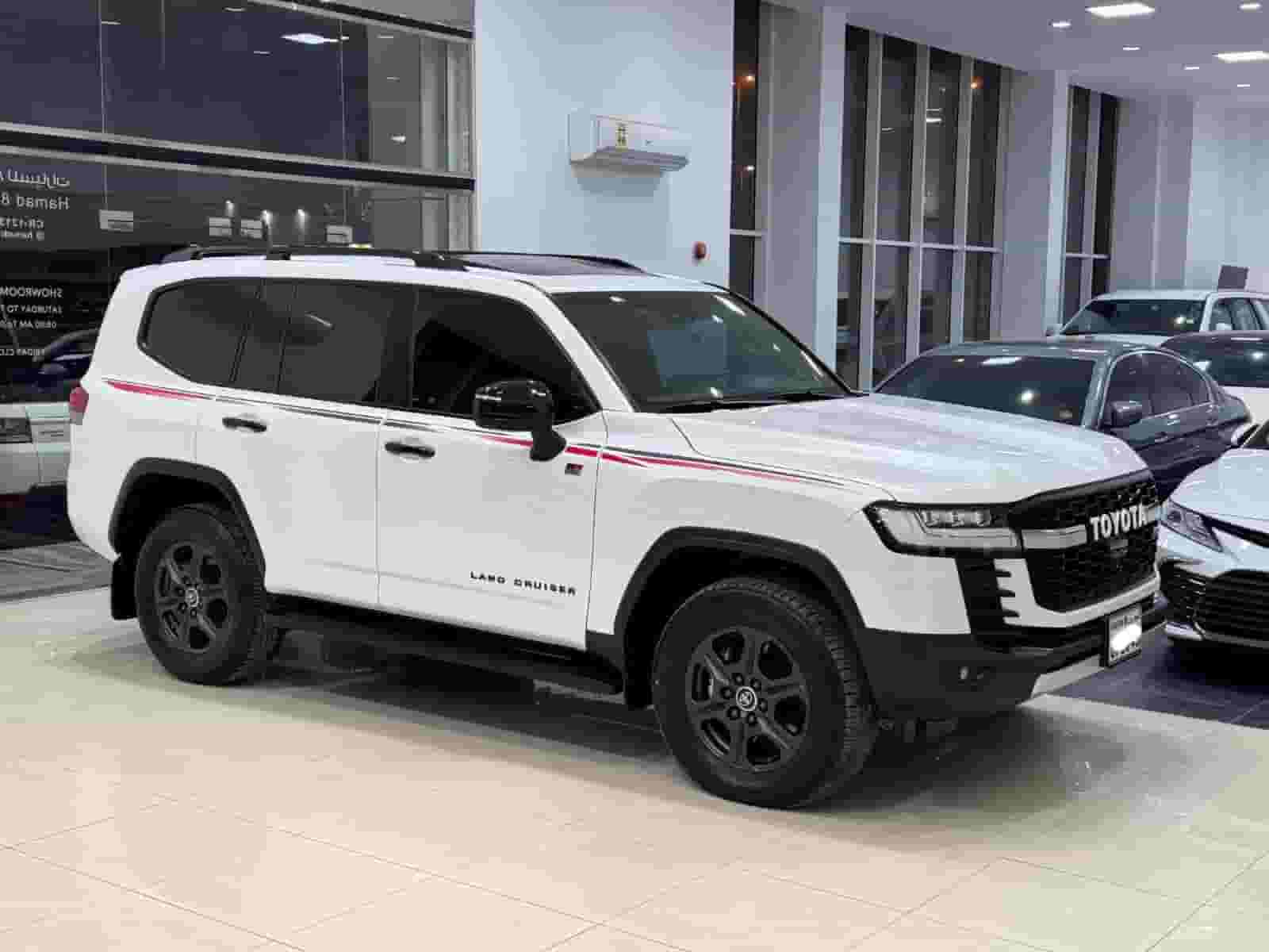 تويوتا لاند كروزر GR Sport 2024