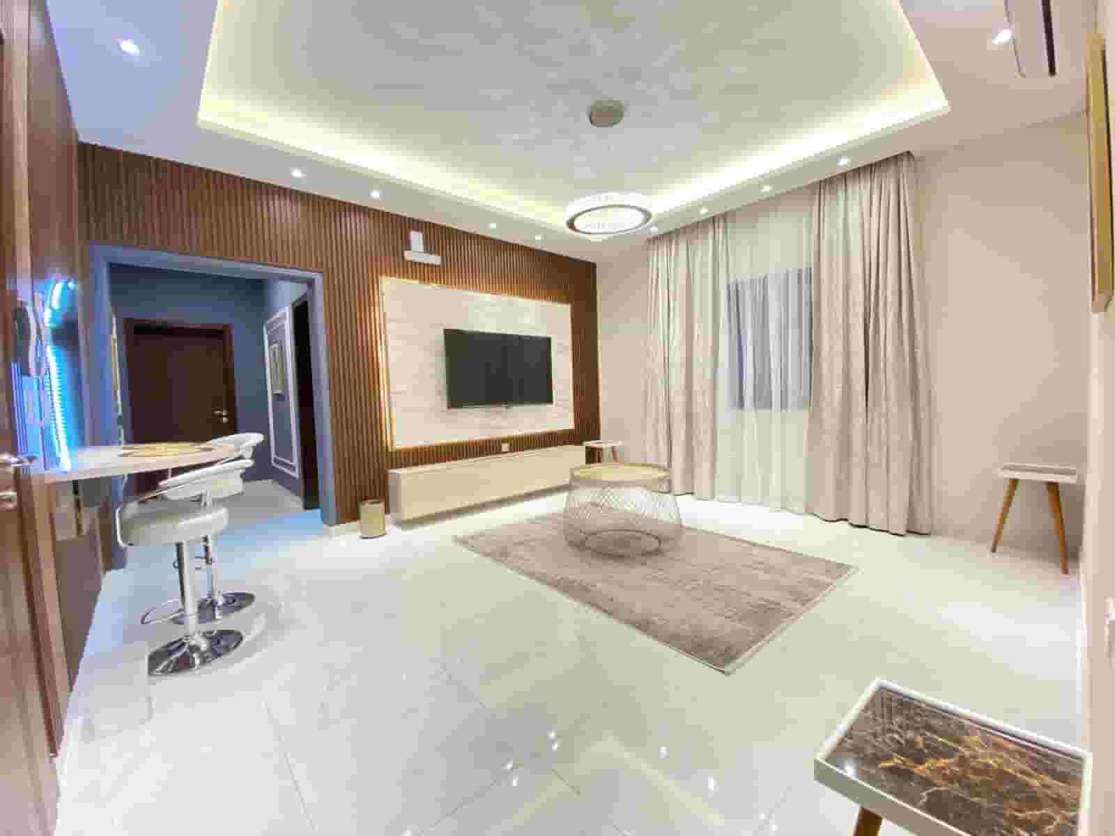 شقة فخمه مفروشه للاجار بالقرب من مستشفى الملك حمد والجامعة الأيرلندية