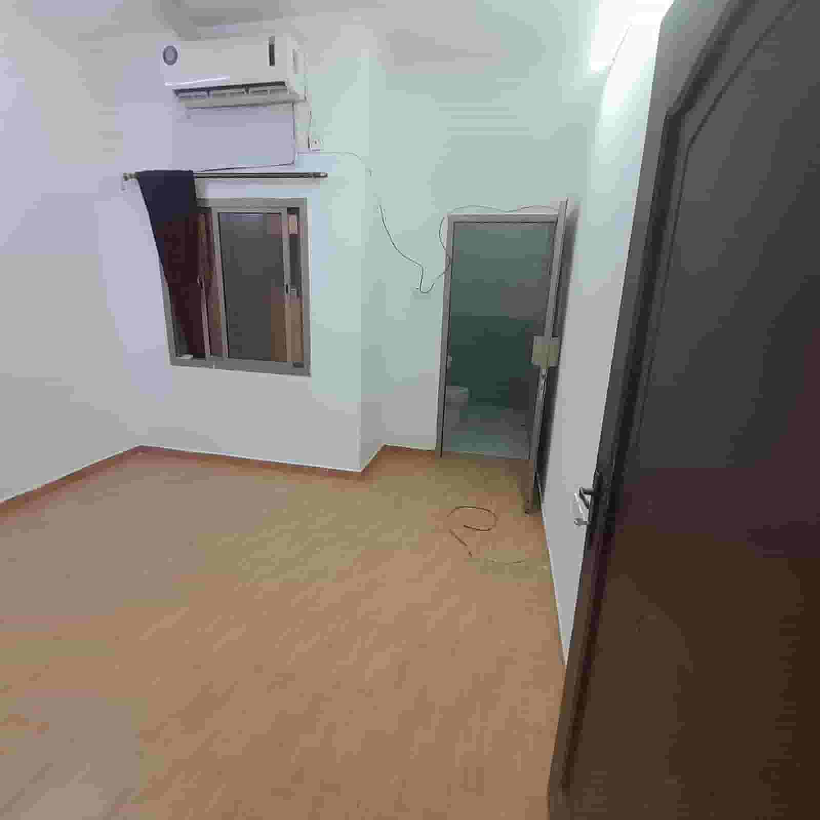 For rent studios with electricity in Salmaniya area