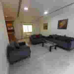   للايجارفي منطقه الزنج