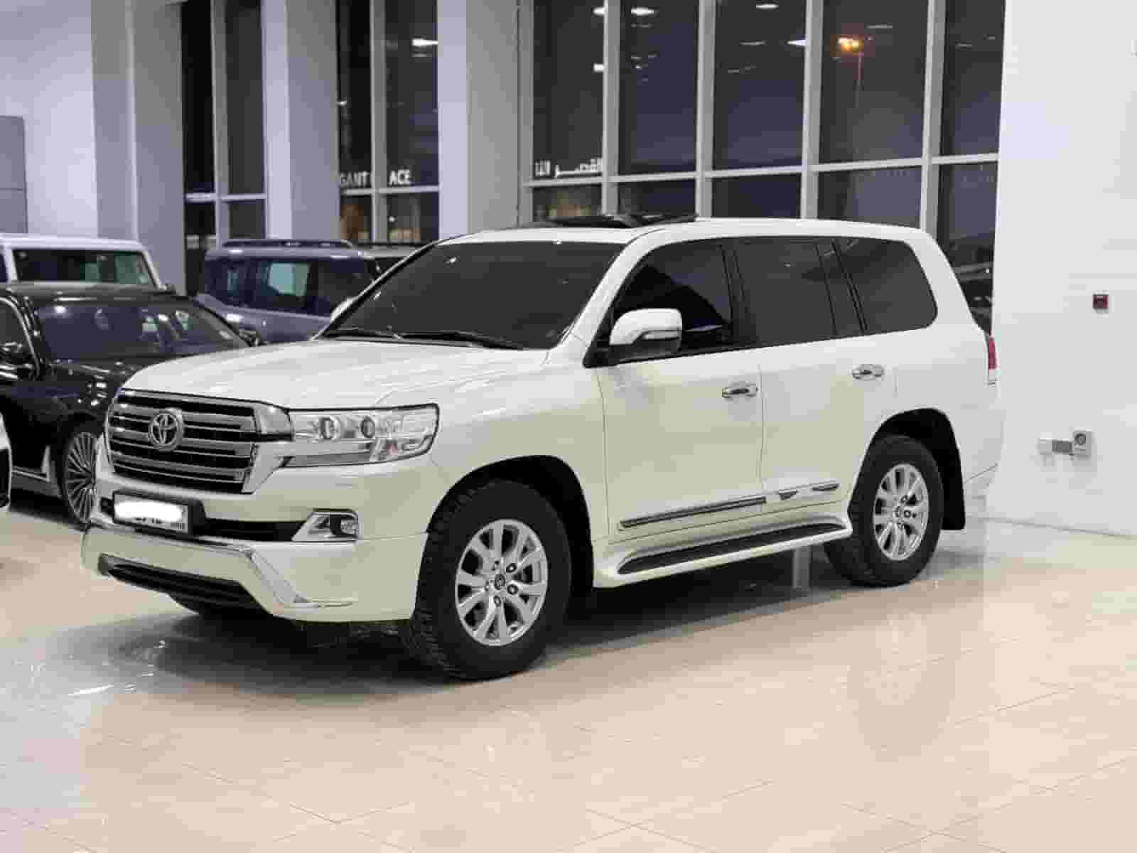 تويوتا لاند كروزر GX-R 2017 (بيرل)