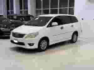 تويوتا إينوفا 2013 (أبيض)