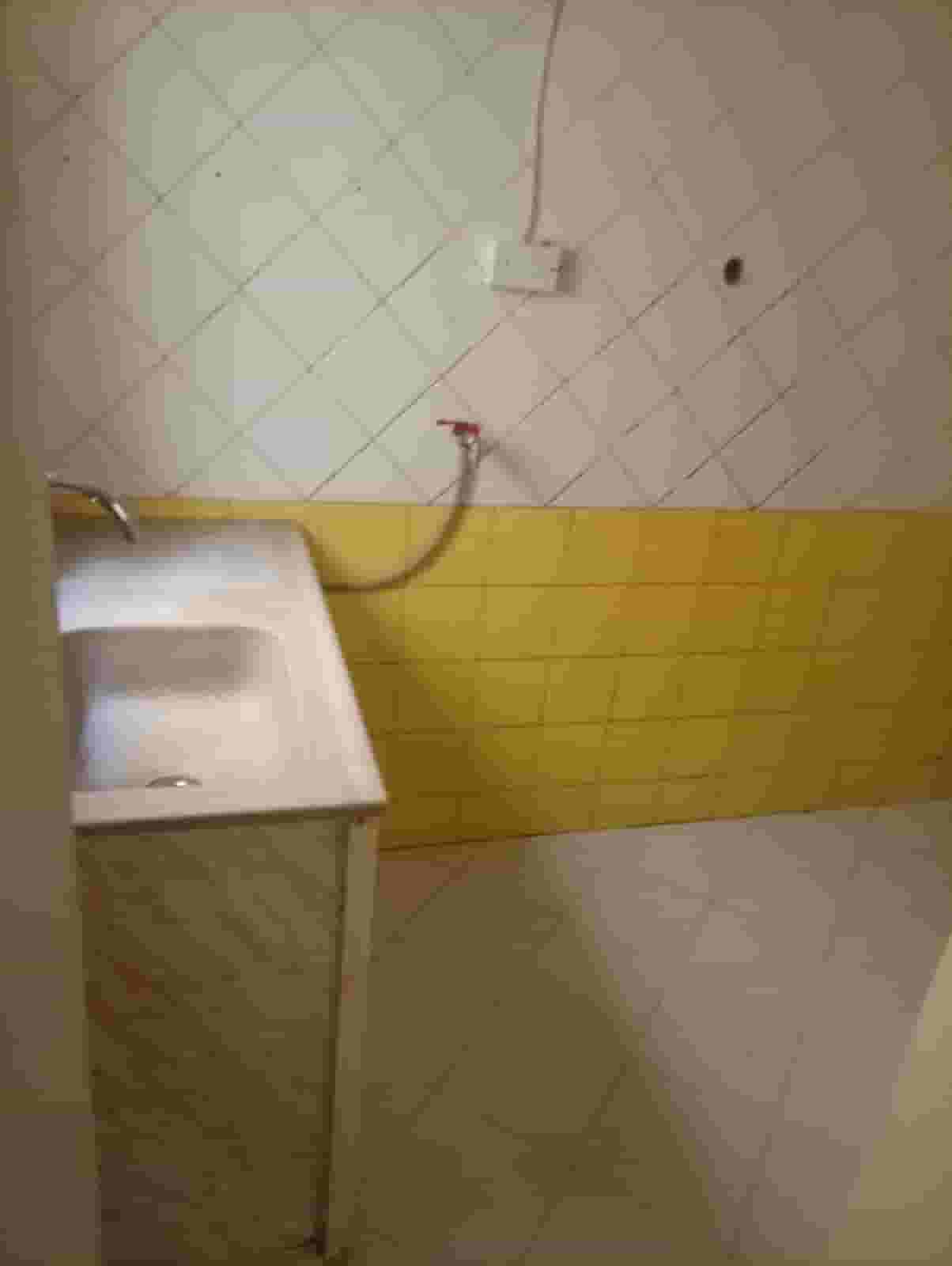 شقة للايجار بمنقطة راس رمان