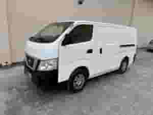 صيانة بئر نصف حافلة نيسان روفان