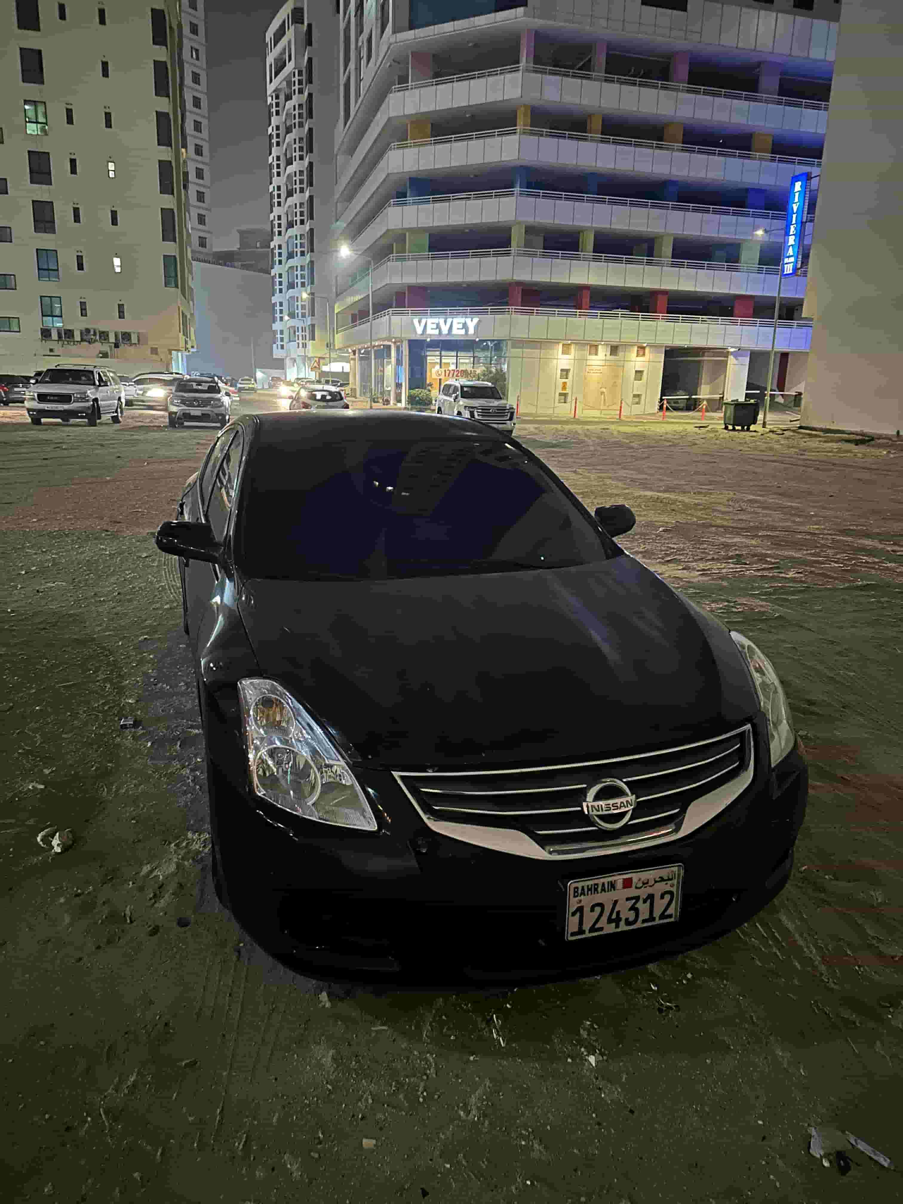 Nissan Altima 2010 2.5S black color