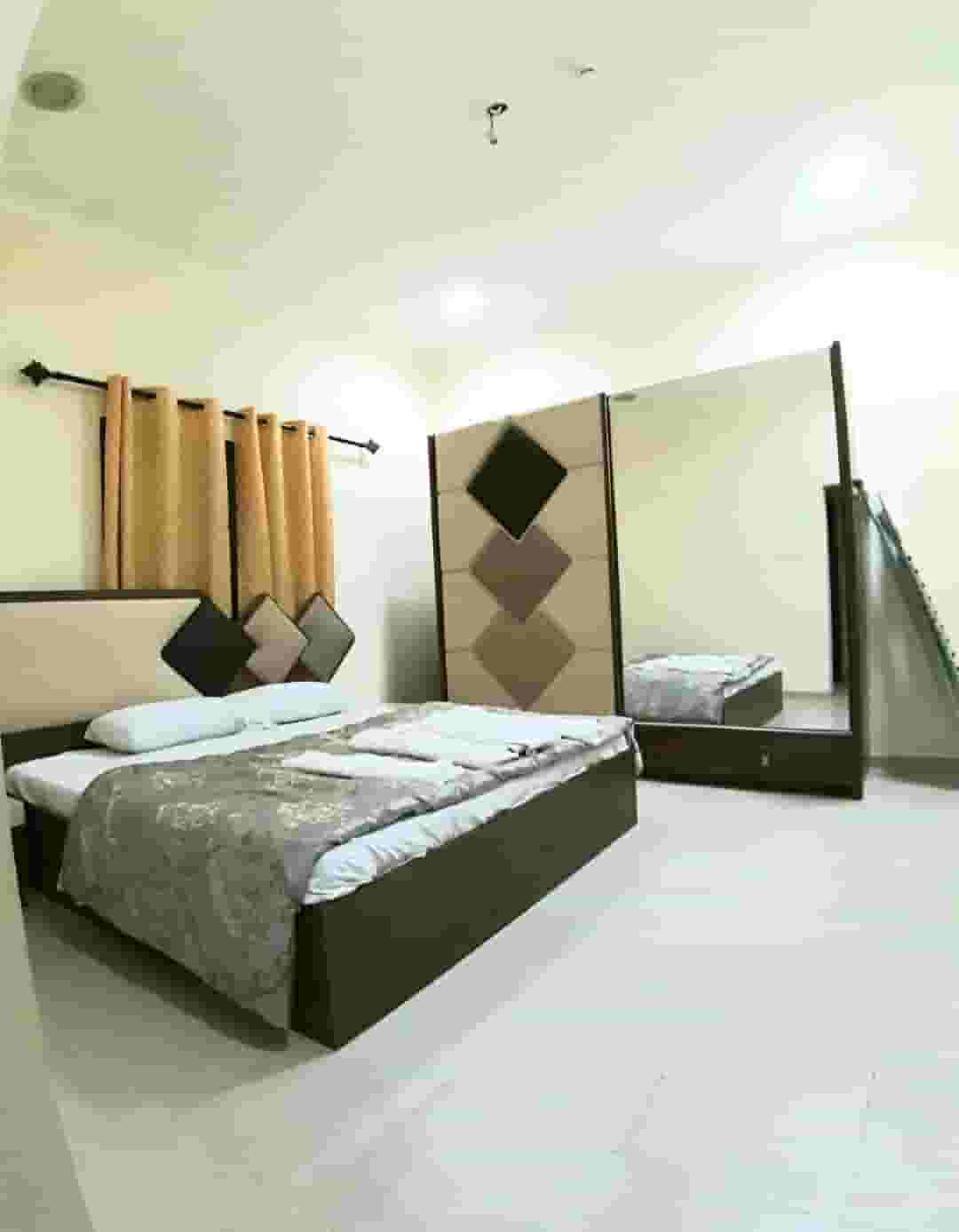 فيلا شبه مؤثثة في الحد بالقرب من المرافق