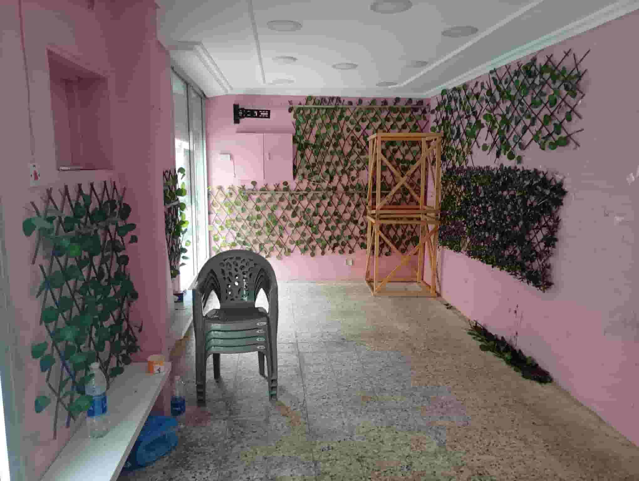 دكان للايجار بمنطقة الحورة