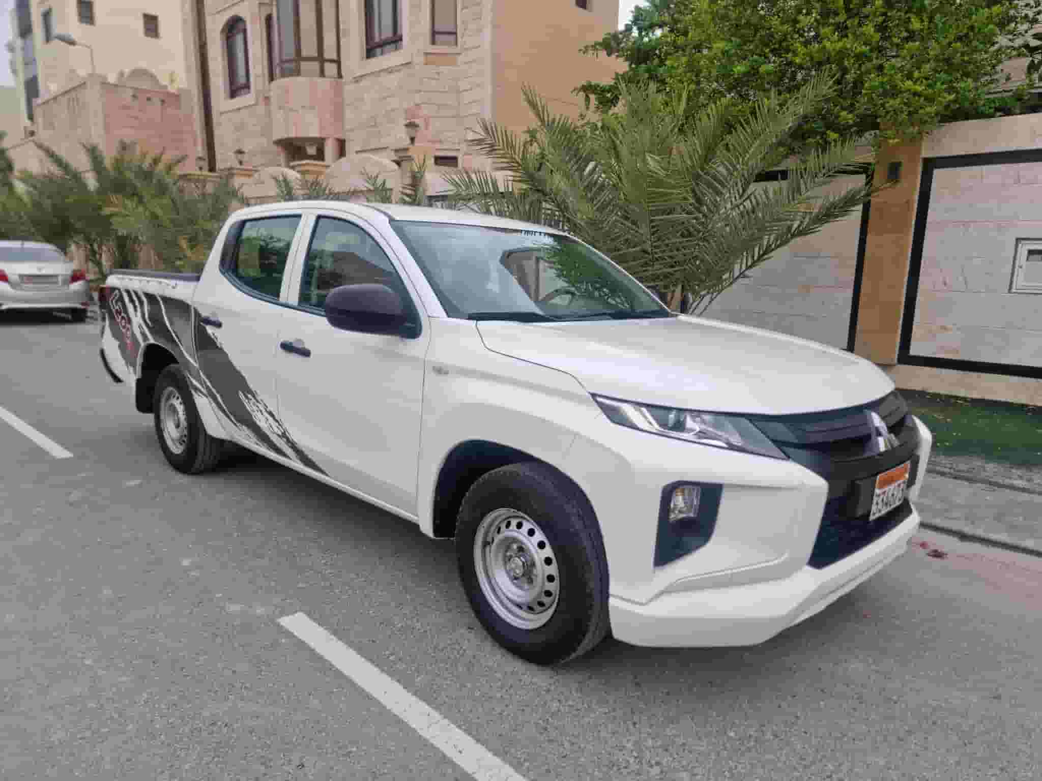 ميتسوبيشي بيك أب  2023