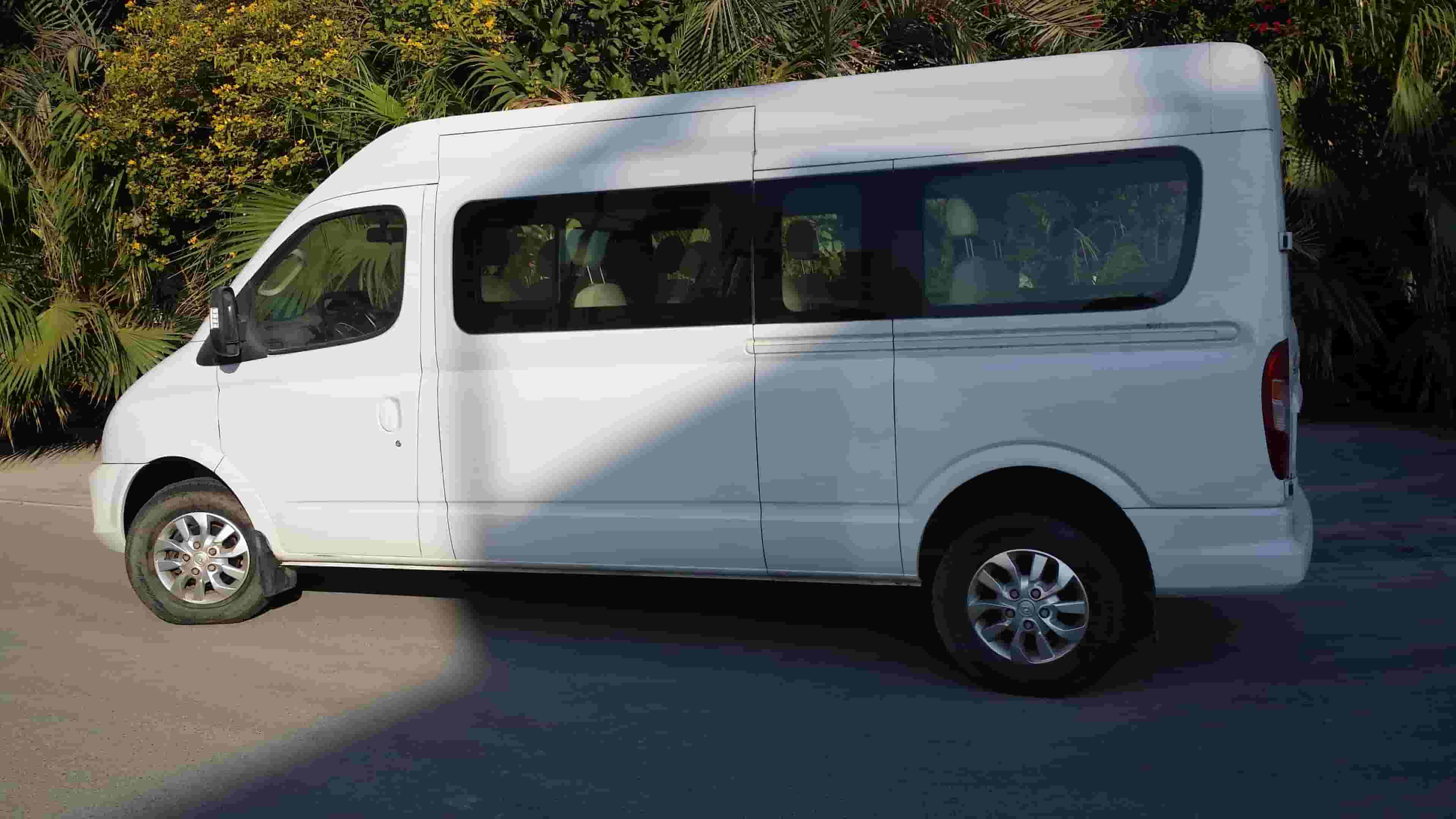 Maxus V 80 passenger bus model 2022