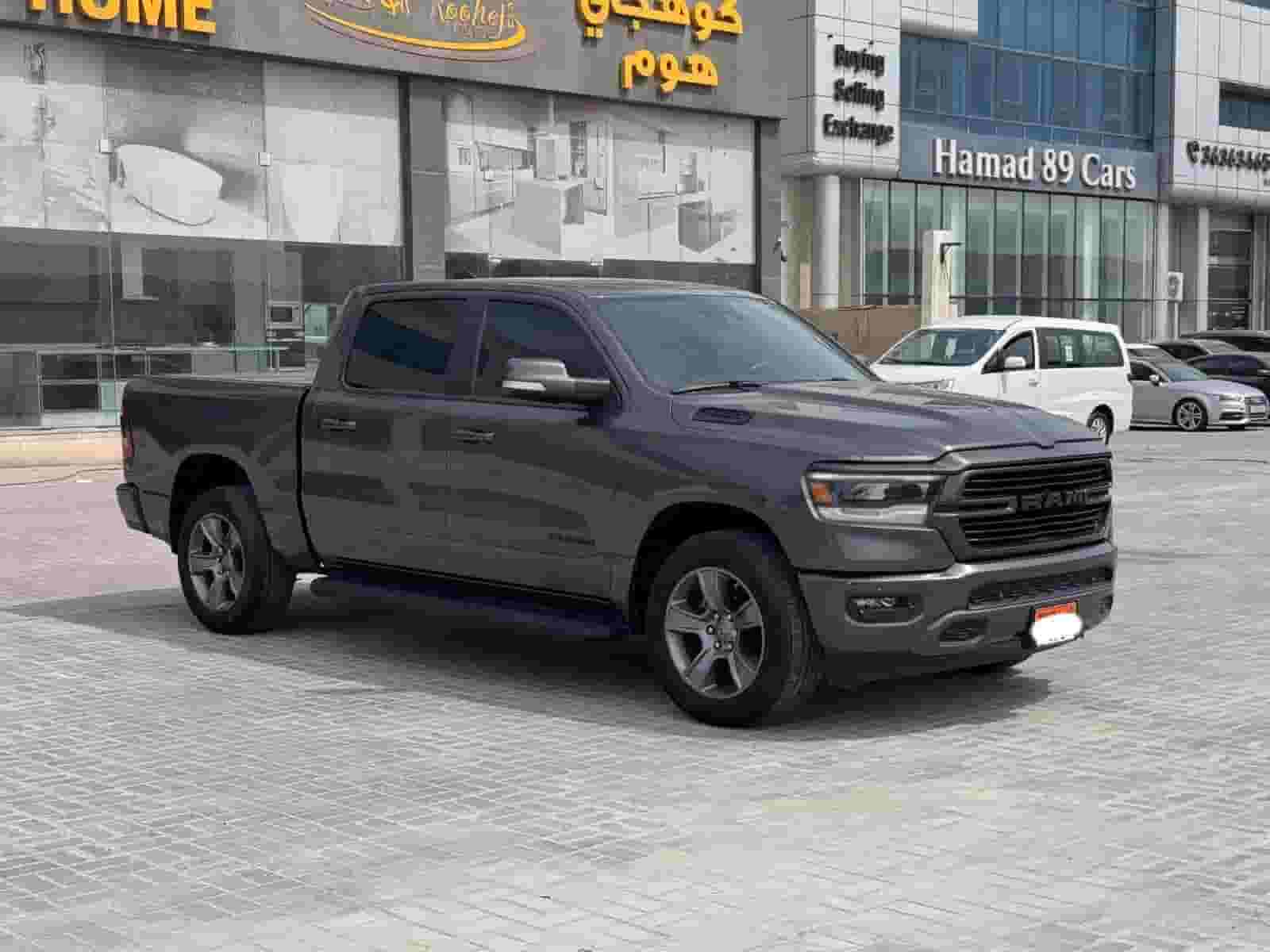 Dodge Ram 1500 / 2022 (Grey)