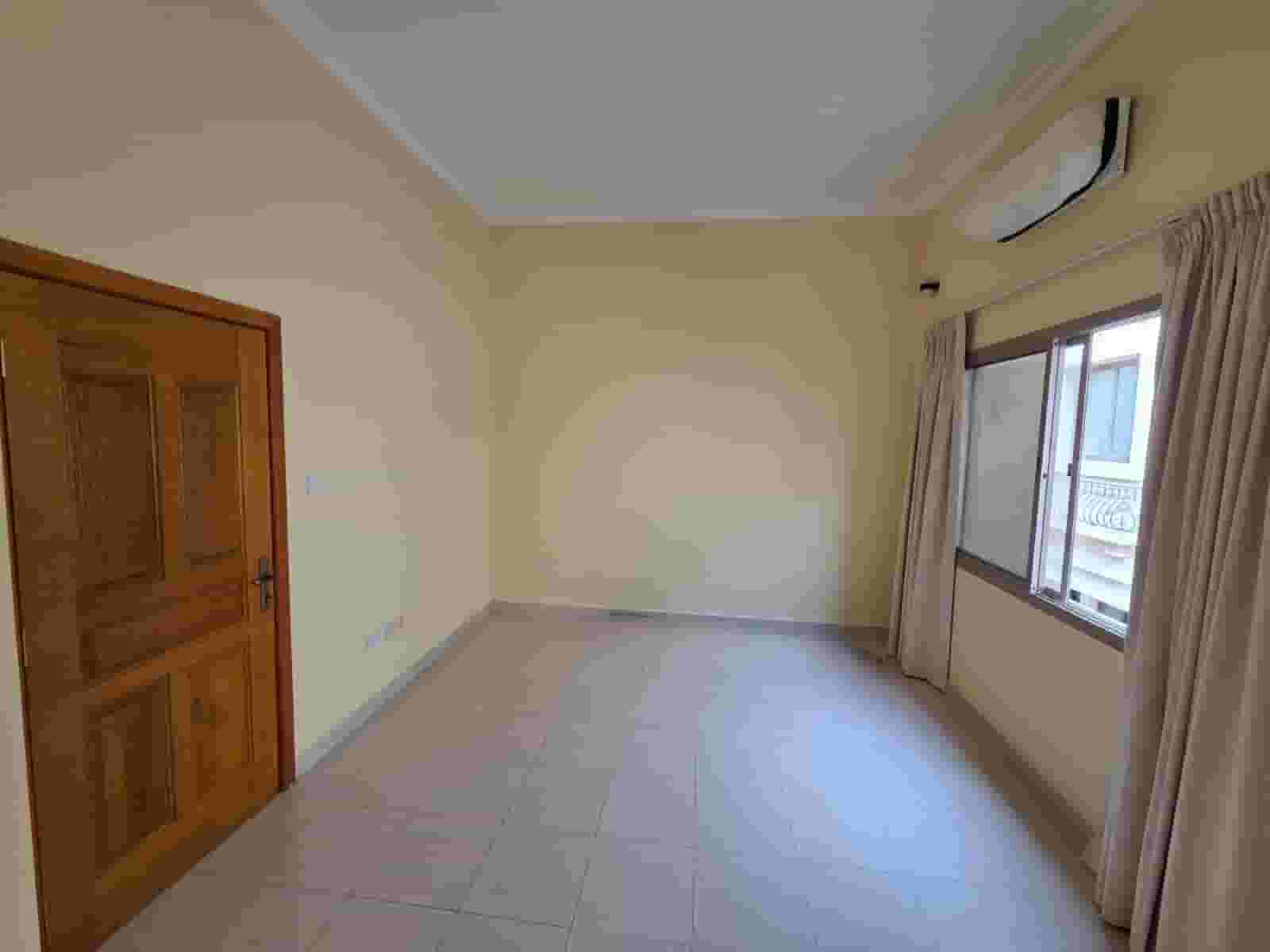  فلل فى كمبوند سكنى للإيجار بمنطقة الجفير