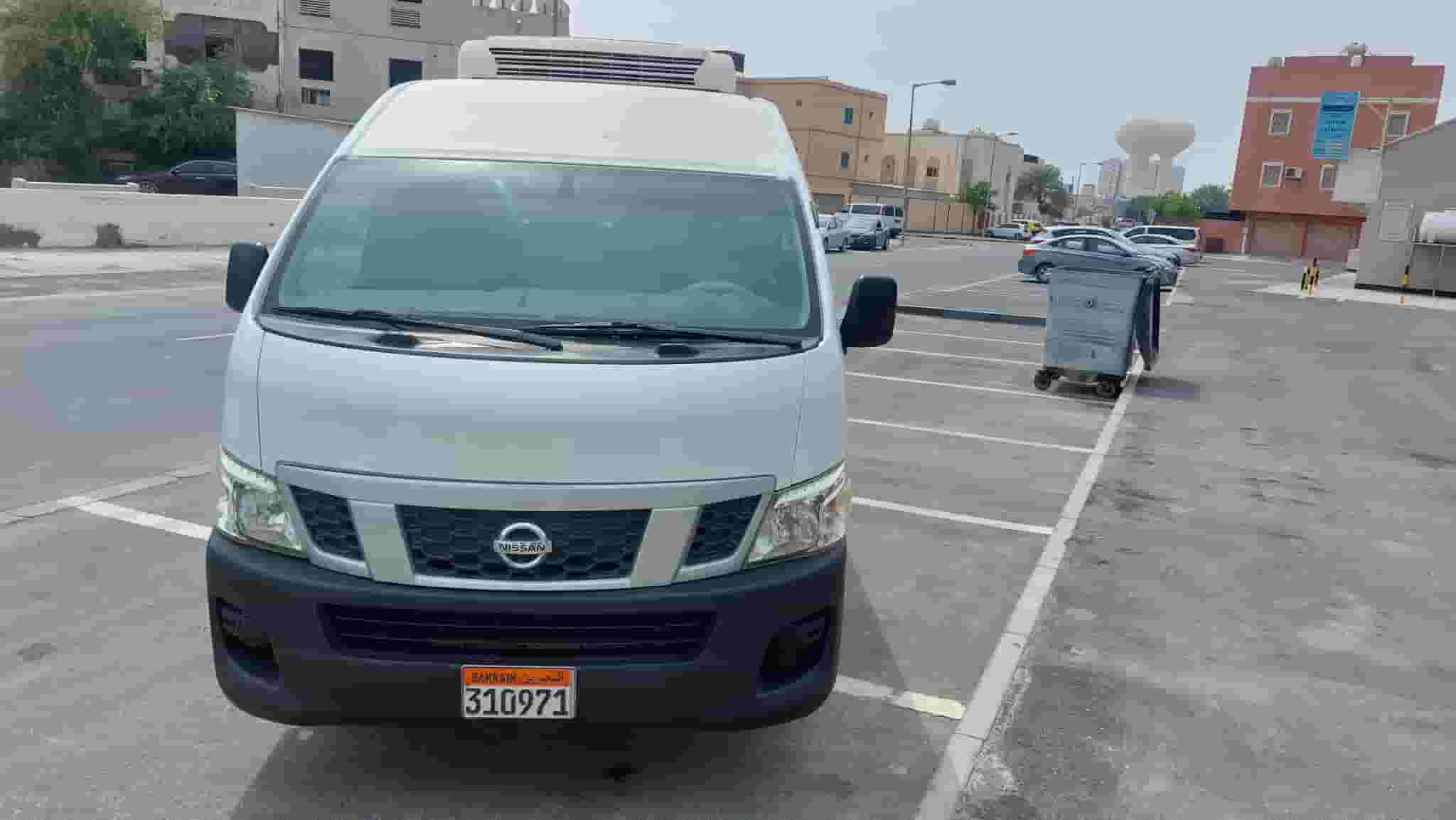Nissan UrVan Bus Chiller Cargo Van Well Mantaine Single Ownar