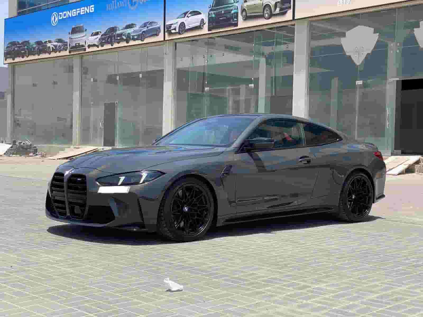 BMW M4/2025 الولايات المتحدة الأمريكية (رمادي)
