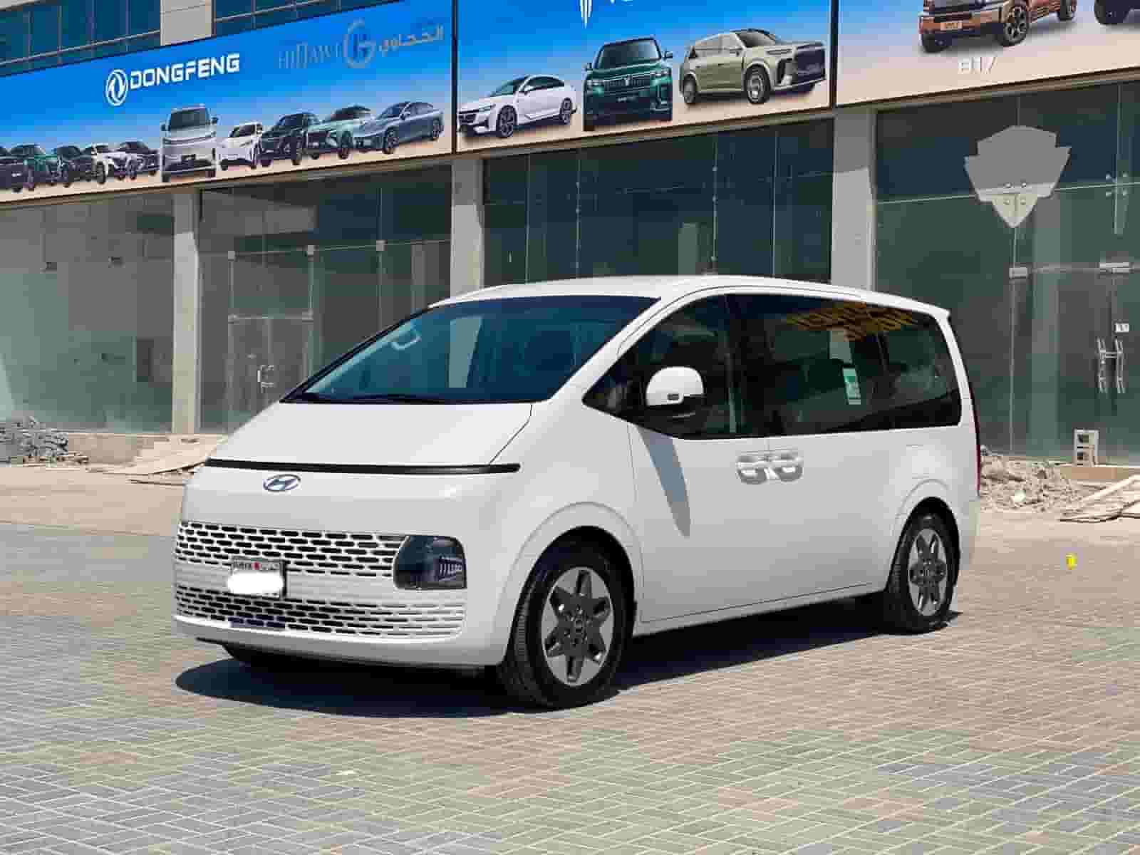 Hyundai Staria 2023 (White)
