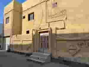 للبيع بيت في قلالي مساحته