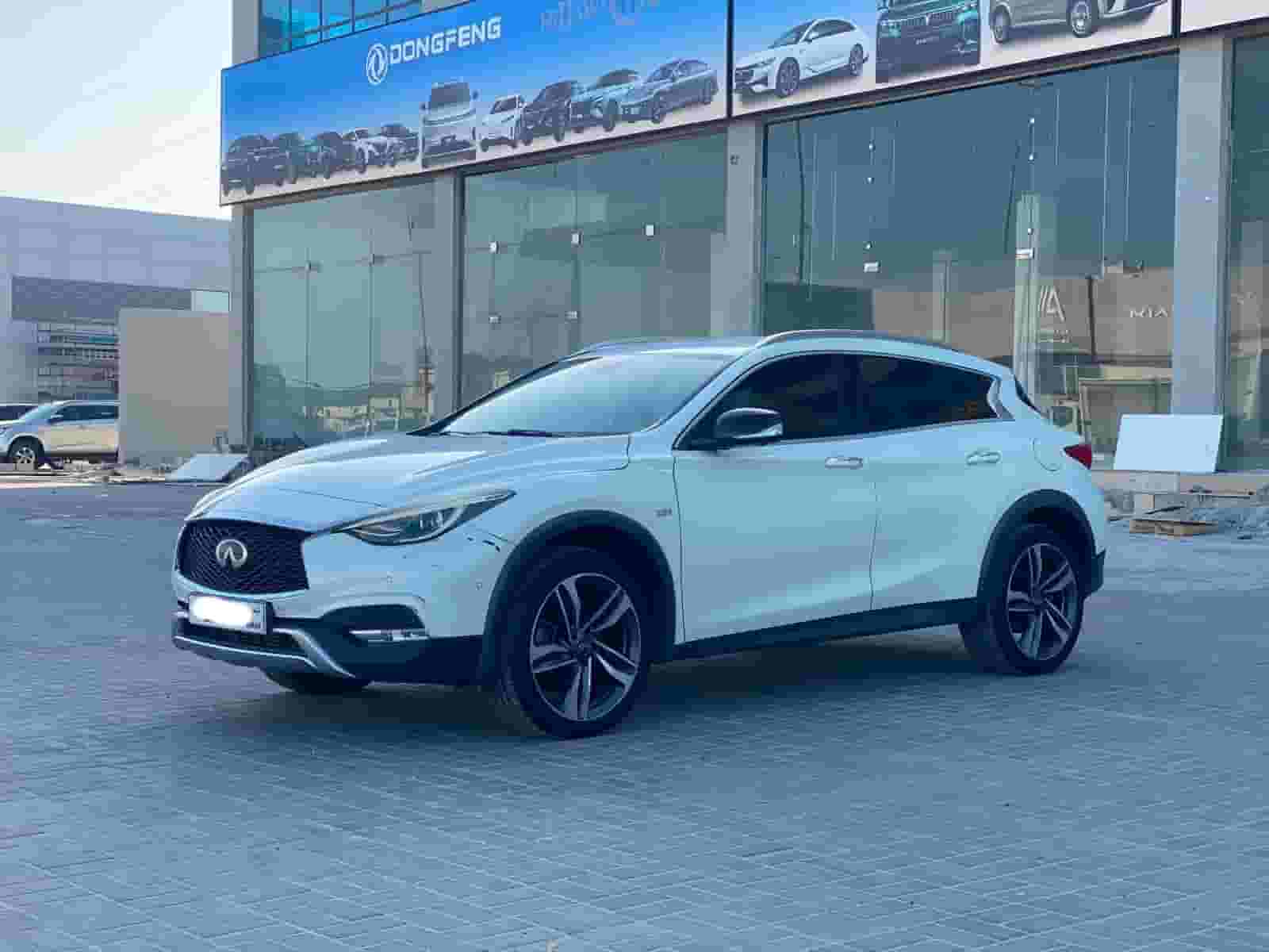 إنفينيتي QX-30/2018 (أبيض)