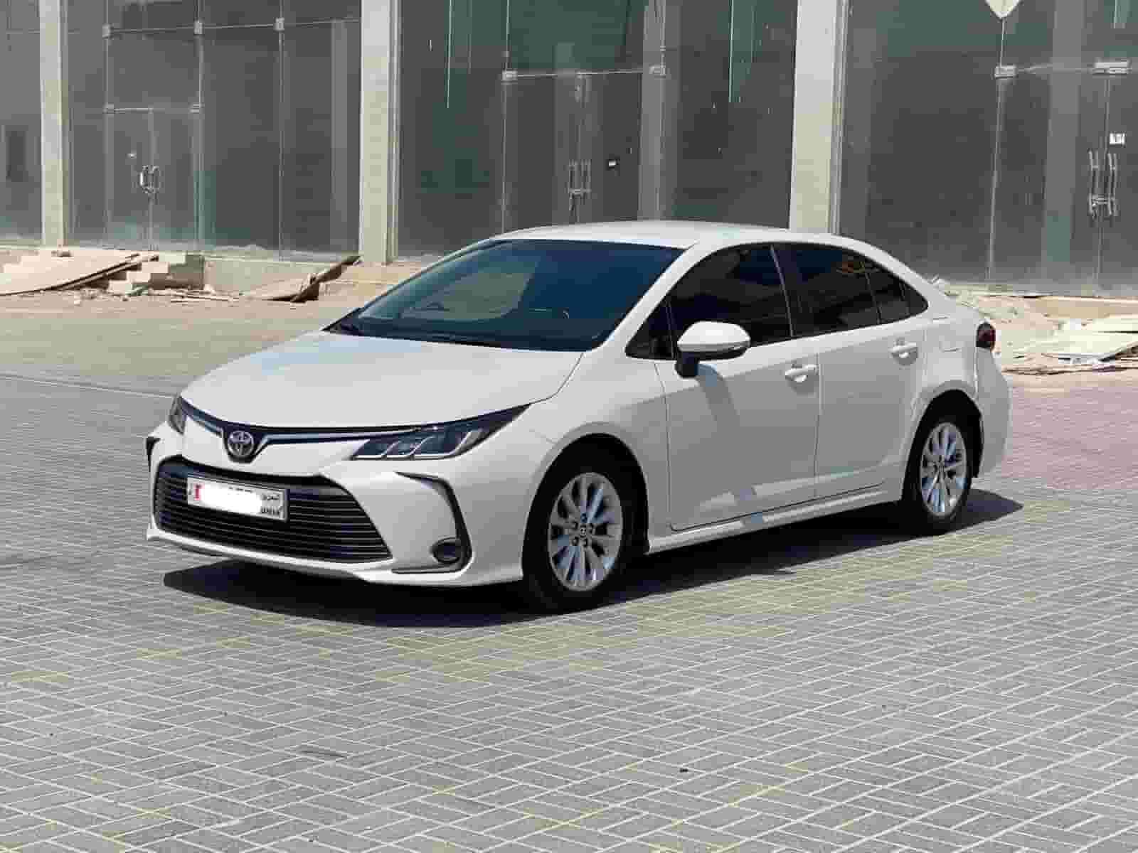 تويوتا كورولا XLI 2023 (أبيض)