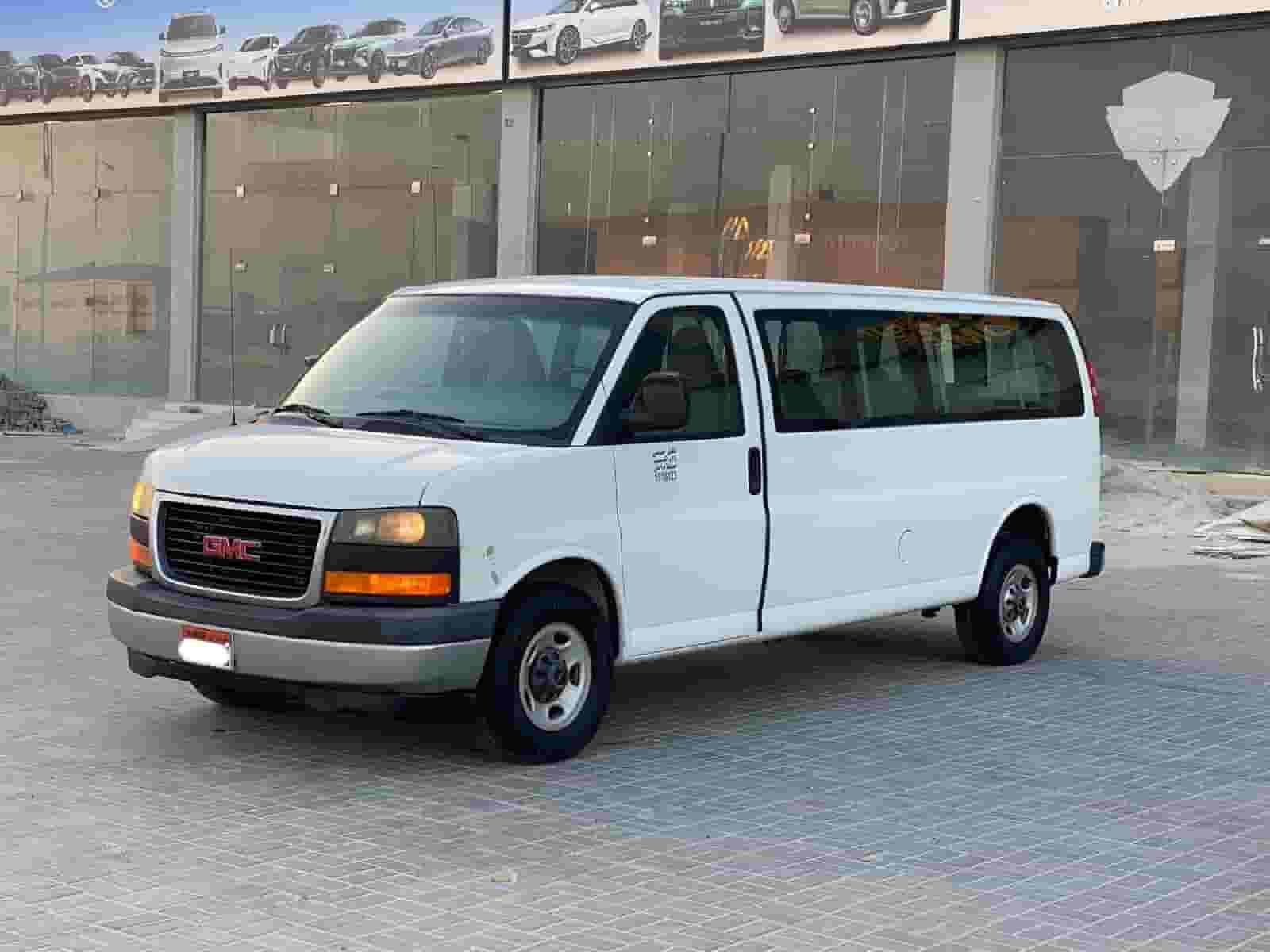 GMC Savana 2018 (White)
